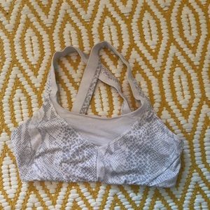 Lululemon sports bra